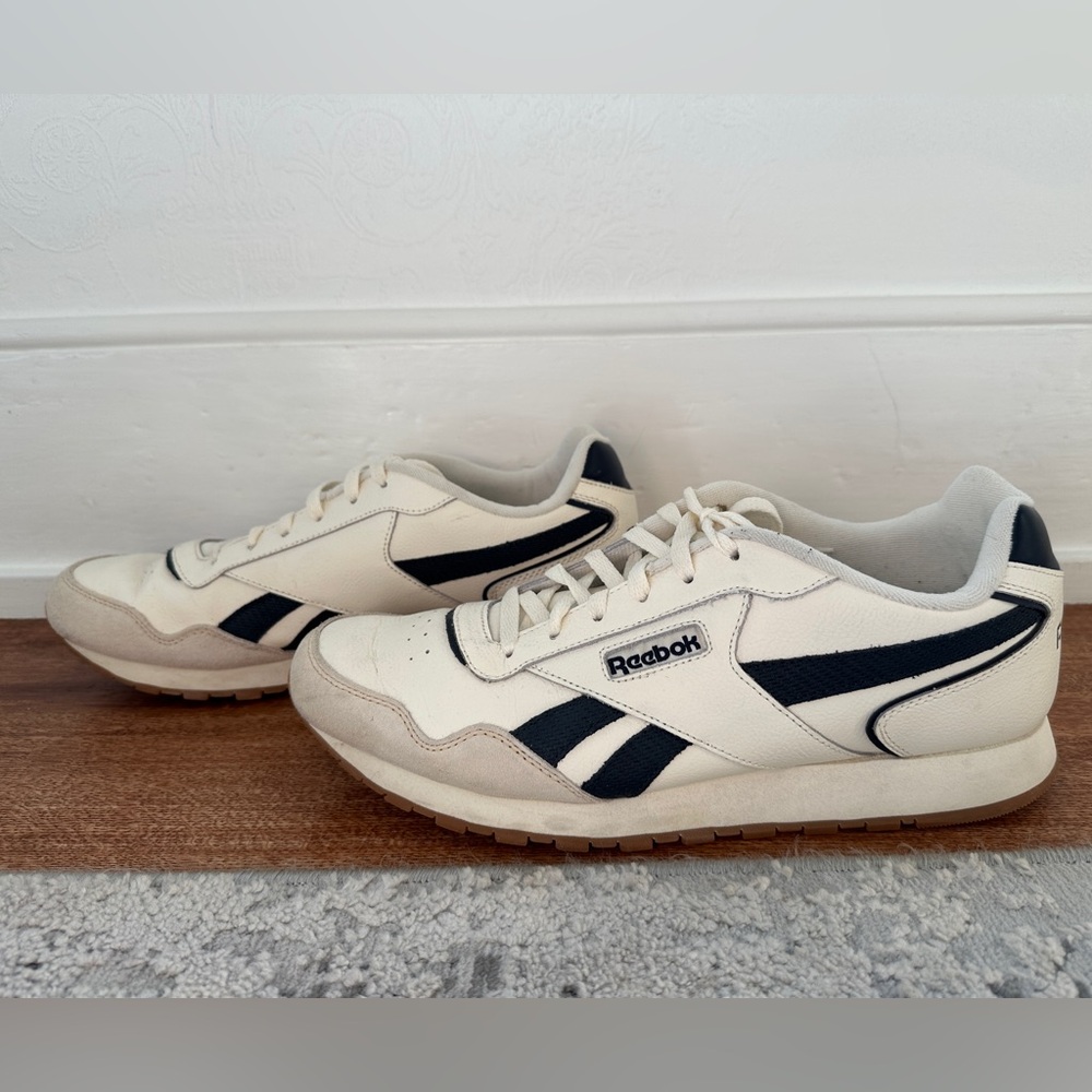 Reebok Men's Off-White and Black Sneakers